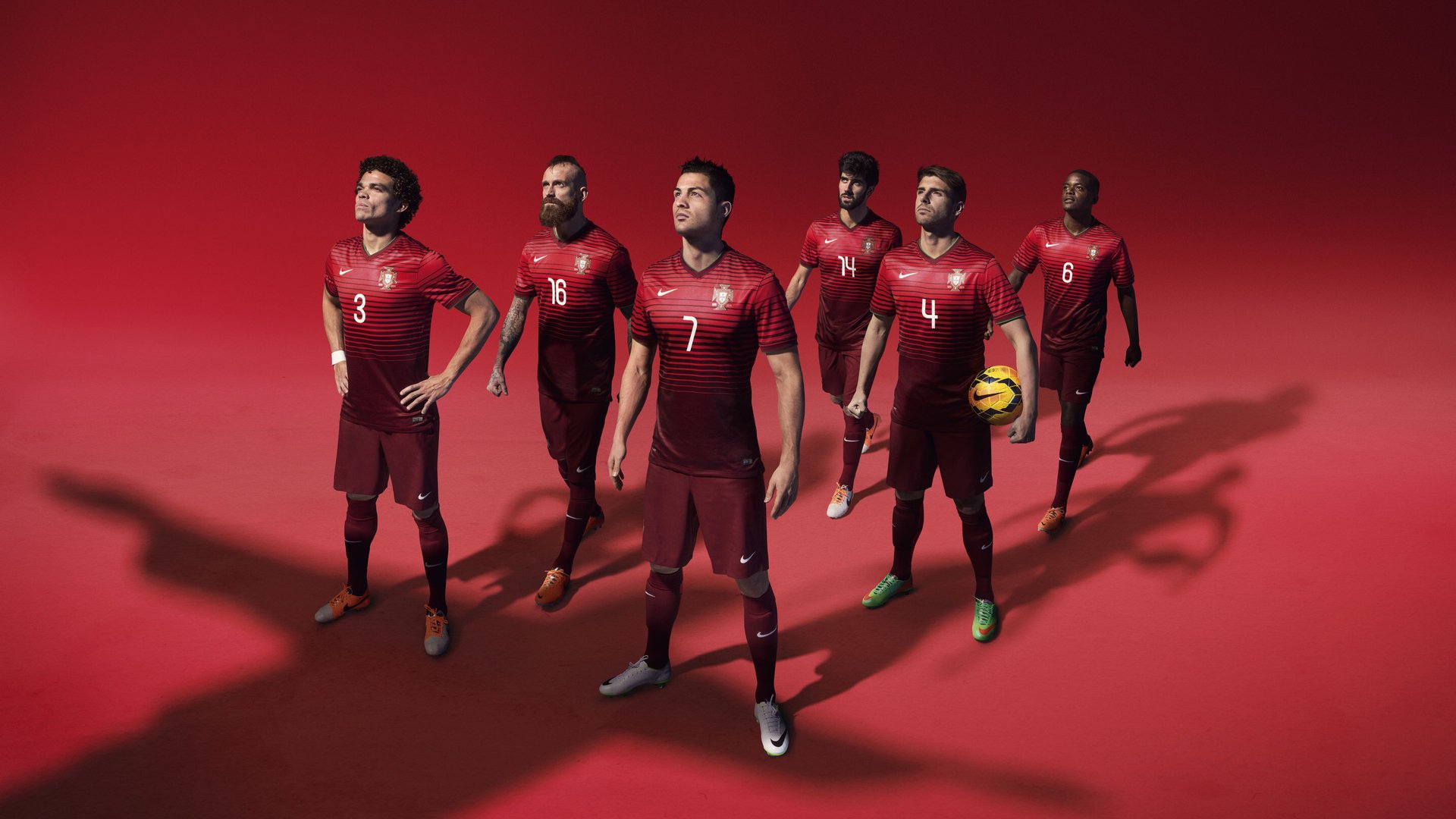 足球赛事衍生产业多元化，文化体育融合新景象，足球体育产业方案